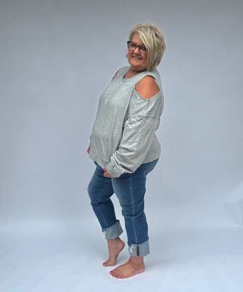 Shoulder Cutout Knit Top Curvy